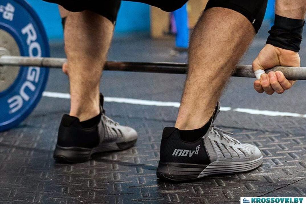 Кроссовки для зала